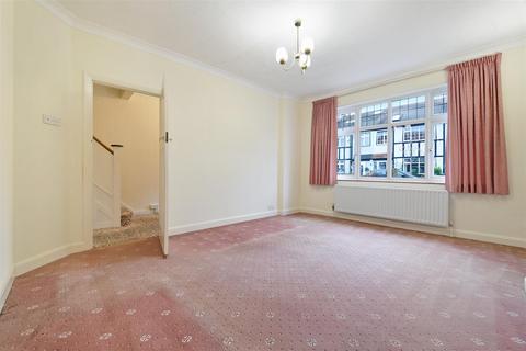 6 The Quadrant, London, SW20 8SP