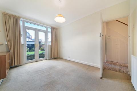 6 The Quadrant, London, SW20 8SP