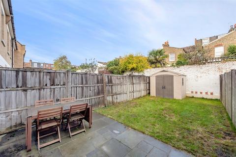 5 Barton Mews, London, SW19 8LQ