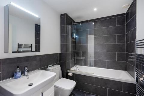 5 Barton Mews, London, SW19 8LQ