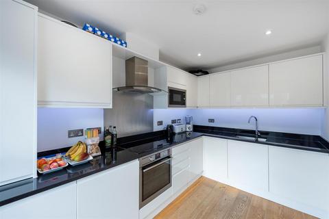 5 Barton Mews, London, SW19 8LQ