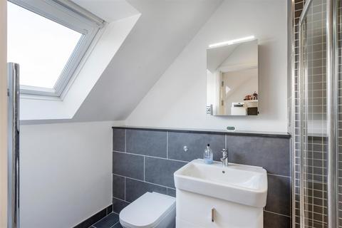 5 Barton Mews, London, SW19 8LQ