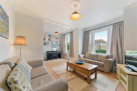 91 Trinity Road, London, SW19 8QZ