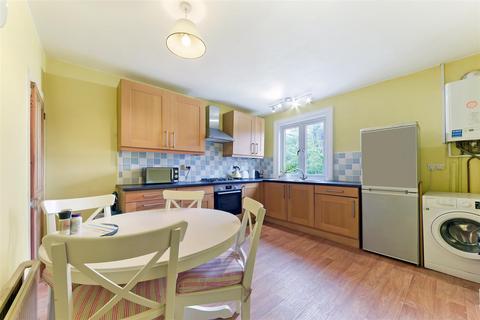 91 Trinity Road, London, SW19 8QZ