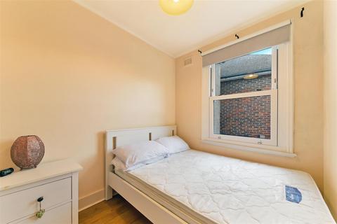 91 Trinity Road, London, SW19 8QZ