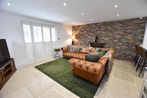 2 bedroom barn conversion for sale, South Sea Lane, Humberston DN36