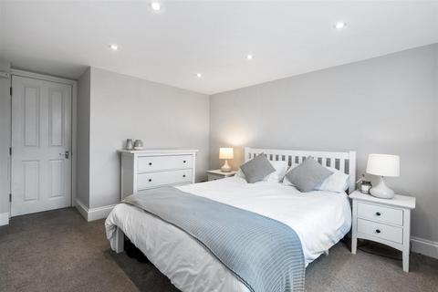 14 Ridley Road, London, SW19 1EU