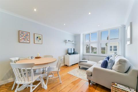 10 Albany Road, London, SW19 8JD
