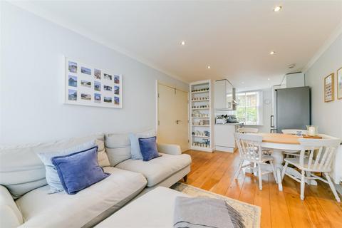 10 Albany Road, London, SW19 8JD