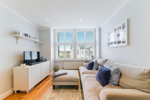 10 Albany Road, London, SW19 8JD