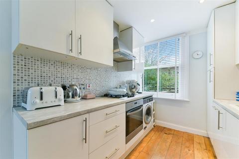 10 Albany Road, London, SW19 8JD