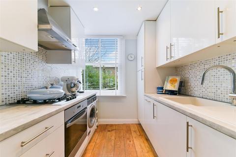 10 Albany Road, London, SW19 8JD