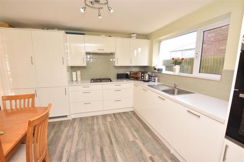 151 Fairway, Waltham, Grimsby, DN37 0NE