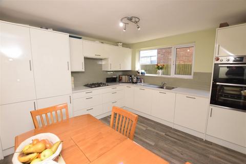 151 Fairway, Waltham, Grimsby, DN37 0NE