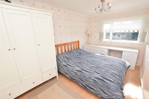 151 Fairway, Waltham, Grimsby, DN37 0NE