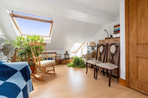 21 Effra Road, Wimbledon, London, SW19 8PW