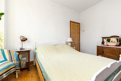 21 Effra Road, Wimbledon, London, SW19 8PW