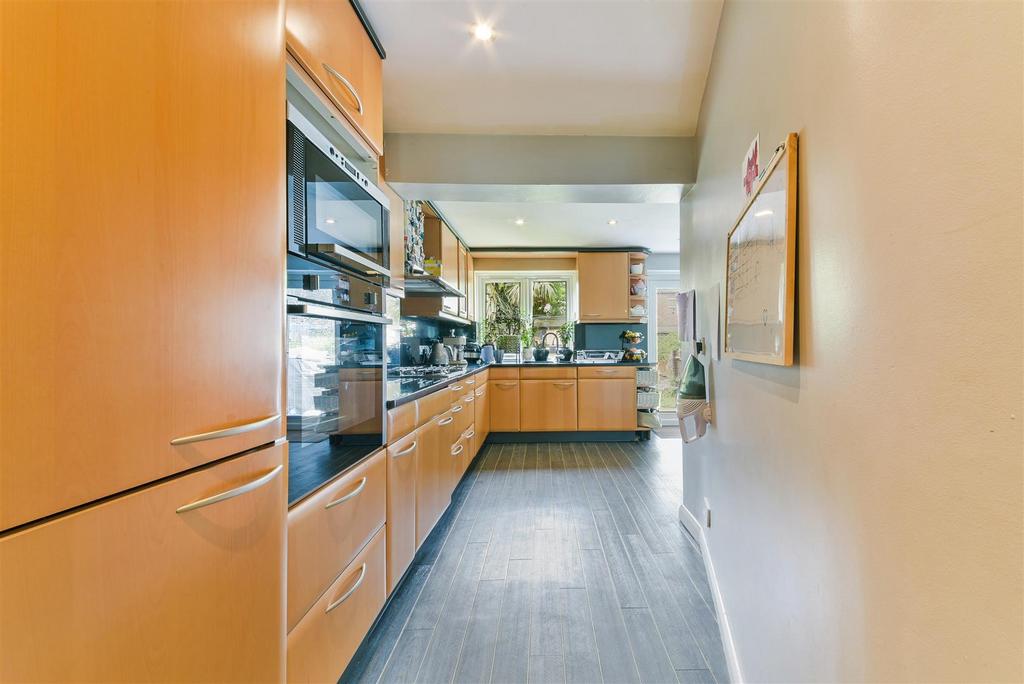 Kitchen/Dining