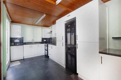 30 Botsford Road, London, SW20 9NP