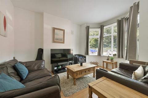 55 Approach Road, London, SW20 8BA