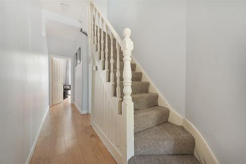 55 Approach Road, London, SW20 8BA