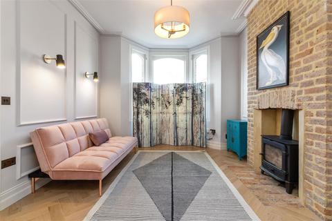35 Quicks Road, London, SW19 1EY