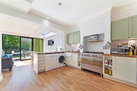 20 Caxton Road, London, SW19 8SJ