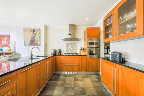 17 Tennyson Road, London, SW19 8SH