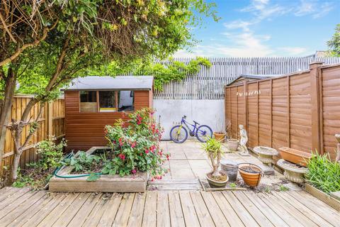 17 Tennyson Road, London, SW19 8SH