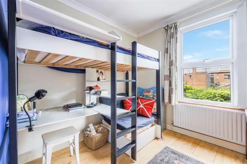 17 Tennyson Road, London, SW19 8SH