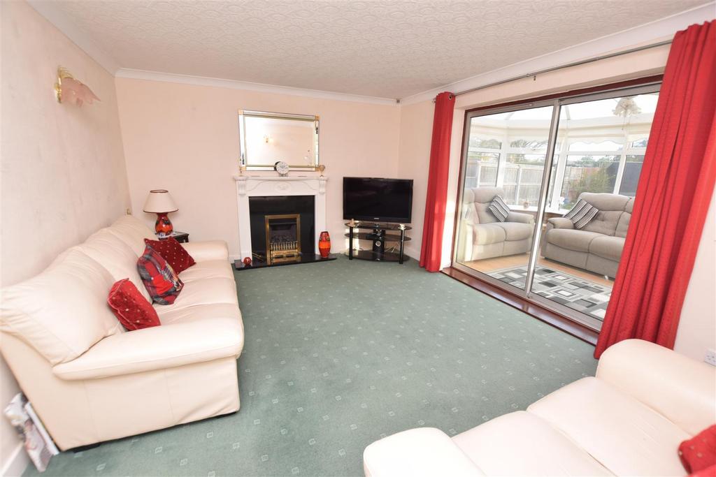 Cumberland Road, Cleethorpes DN35 3 bed detached bungalow for sale £