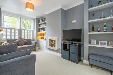 7 Clifton Park Avenue, London, SW20 8BB