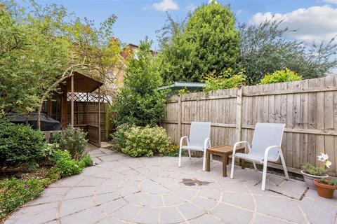 7 Clifton Park Avenue, London, SW20 8BB