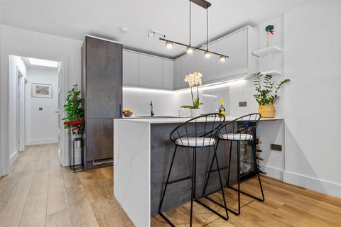 11 Grand Drive, Raynes Park, London, SW20 0JB