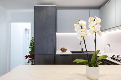 11 Grand Drive, Raynes Park, London, SW20 0JB