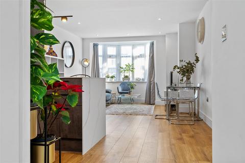 11 Grand Drive, Raynes Park, London, SW20 0JB