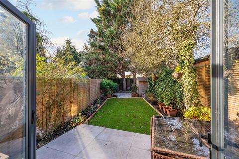 11 Grand Drive, Raynes Park, London, SW20 0JB