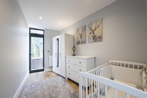 11 Grand Drive, Raynes Park, London, SW20 0JB