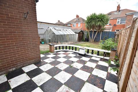 2 bedroom semi-detached house for sale, Drew Avenue, Grimsby DN32