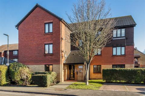 2 Kipling Drive, London, SW19 1TW