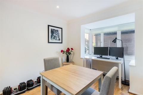 2 Kipling Drive, London, SW19 1TW