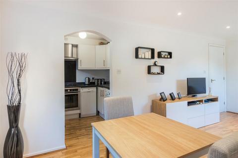 2 Kipling Drive, London, SW19 1TW