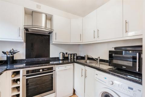 2 Kipling Drive, London, SW19 1TW