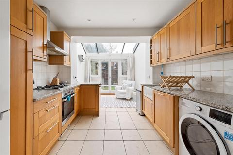 19 Kingsley Road, London, SW19 8HF