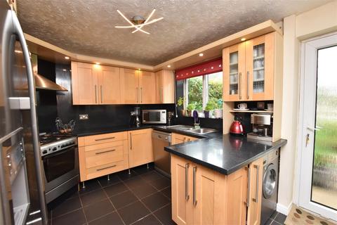 1 Alderley Edge, Waltham, Grimsby, DN37 0UR