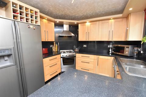 1 Alderley Edge, Waltham, Grimsby, DN37 0UR