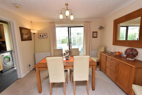 1 Alderley Edge, Waltham, Grimsby, DN37 0UR