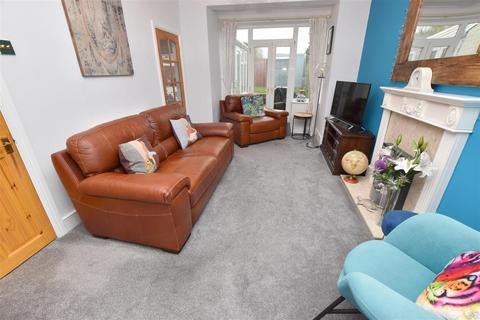 4 Holyoake Road, Grimsby, DN32 8JH