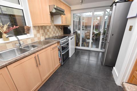 4 Holyoake Road, Grimsby, DN32 8JH