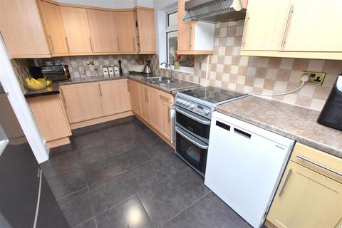 4 Holyoake Road, Grimsby, DN32 8JH